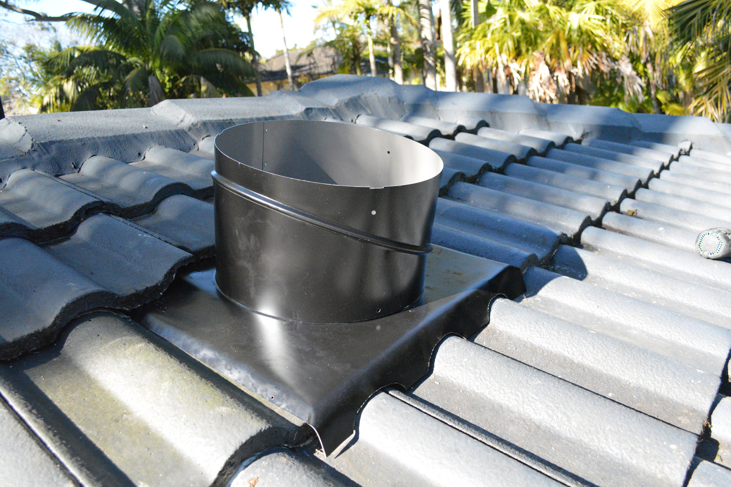 Energy-efficient roof ventilator